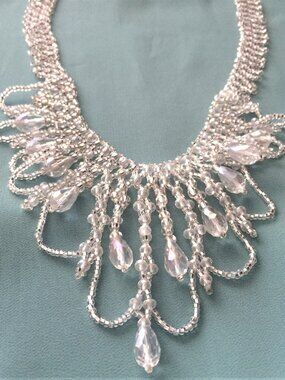 19" Iridescent beads Necklace WHITE, CRYSTAL & SILVER